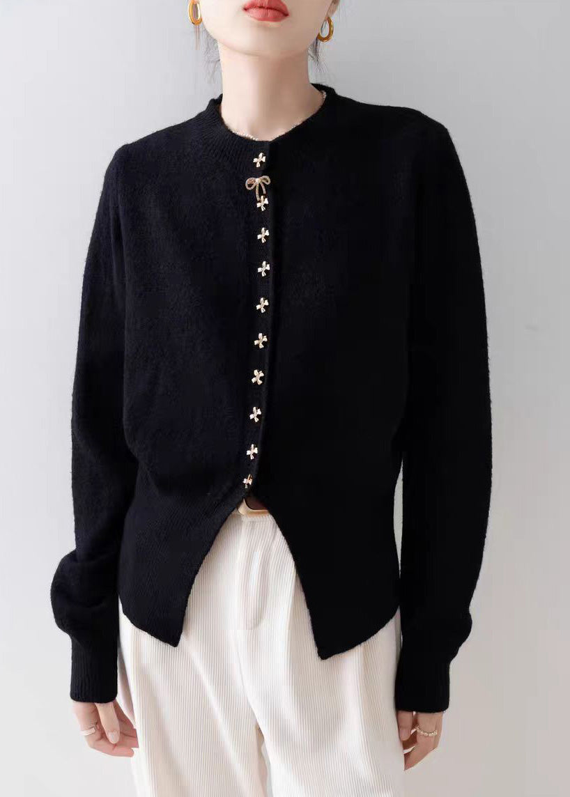 Effortlessly Elegant Cardigan with a Timeless Design