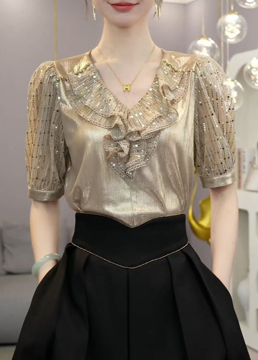 Effortlessly Elegant Top with a Timeless Design