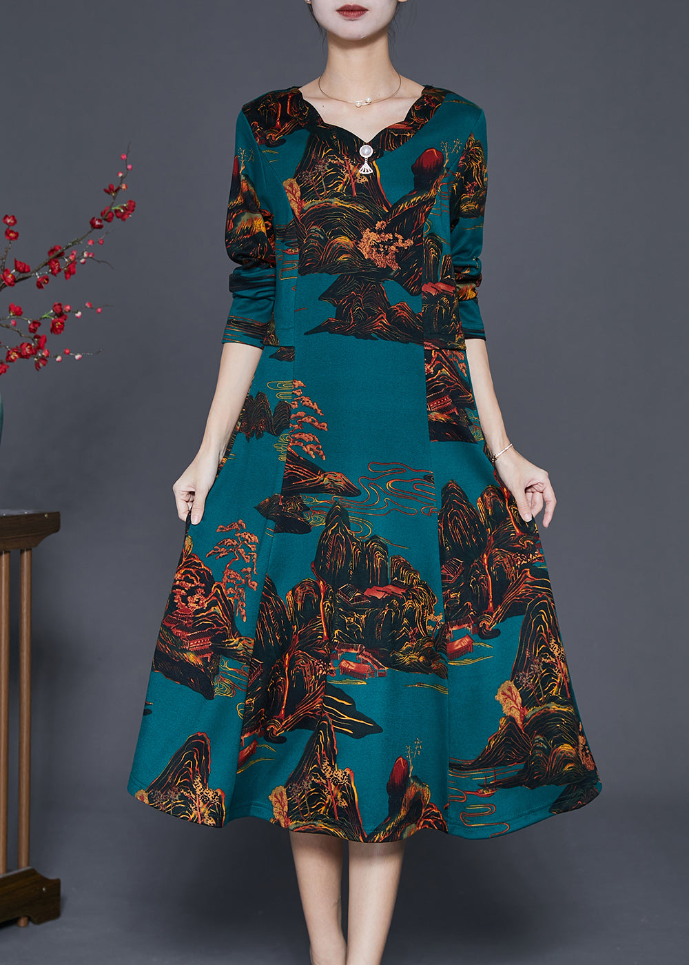 Effortlessly Elegant Dress with a Timeless Design