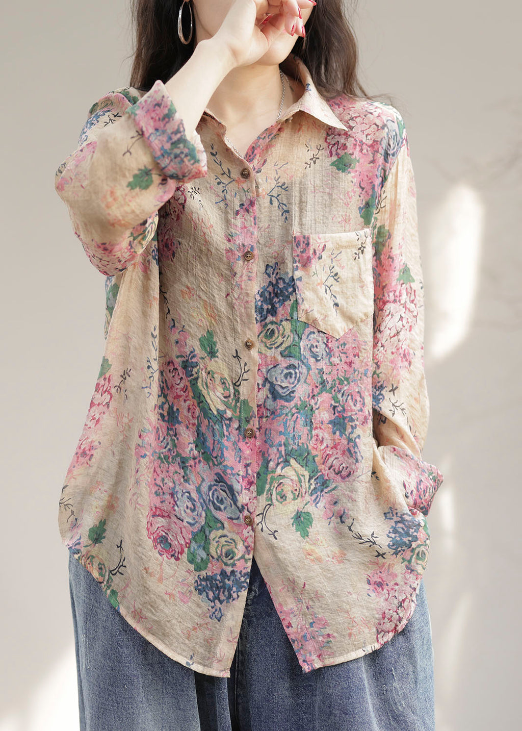 Well Tailored Shirt with a Graceful Silhouette