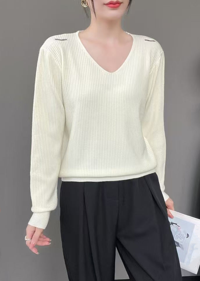 Well Tailored Sweater with a Graceful Silhouette