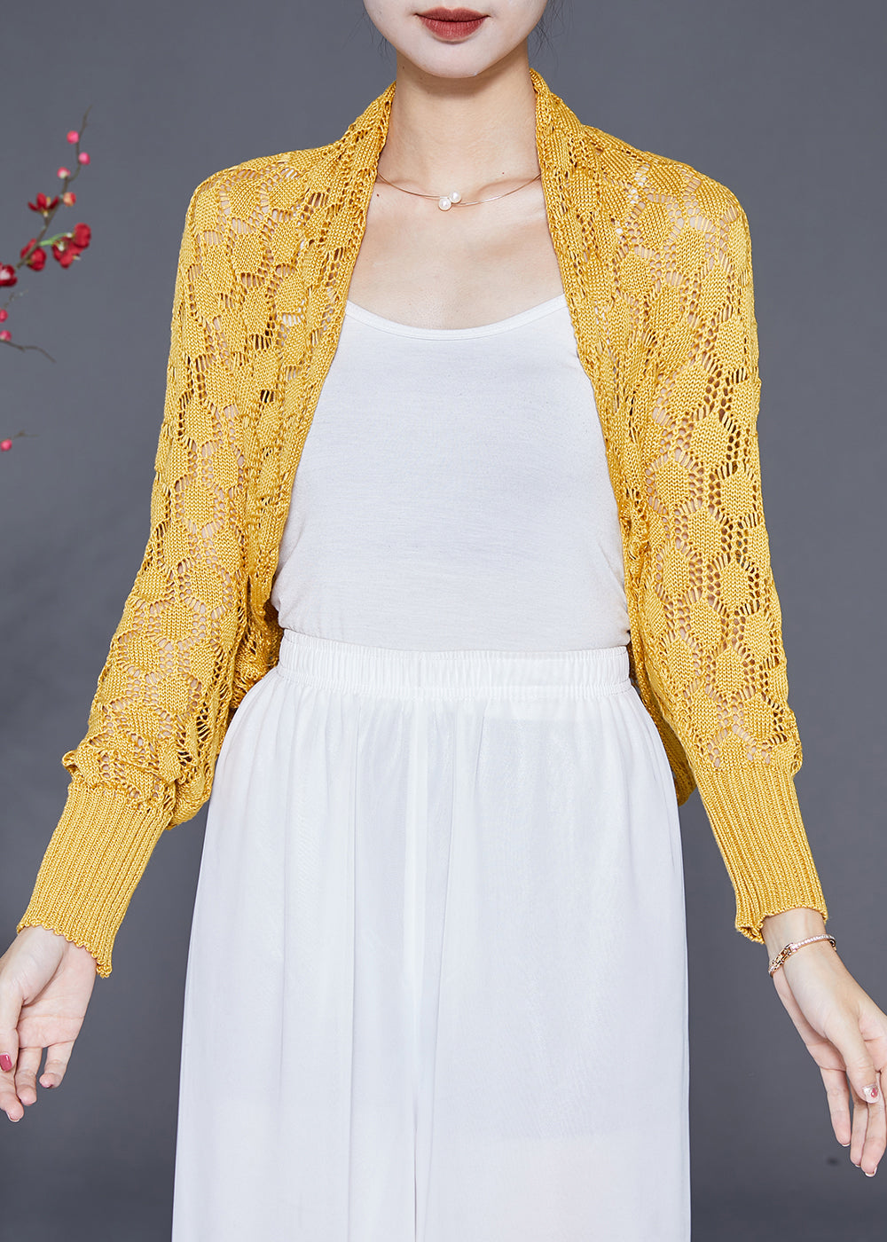 Well Tailored Cardigan with a Graceful Silhouette