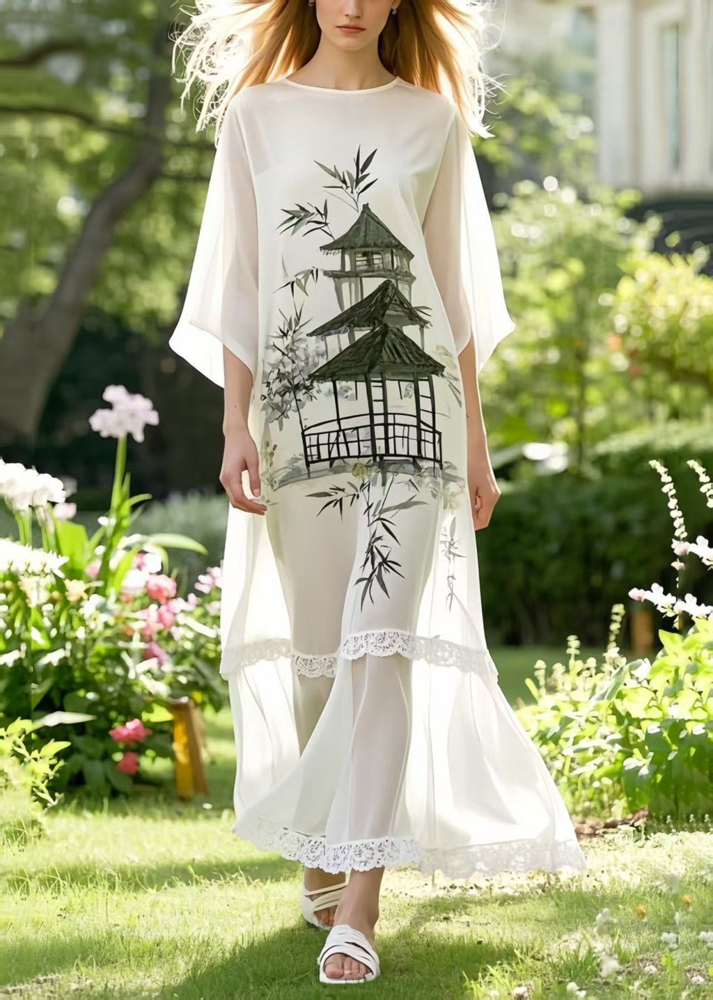 Beautifully Finished Dress in a Timeless Design