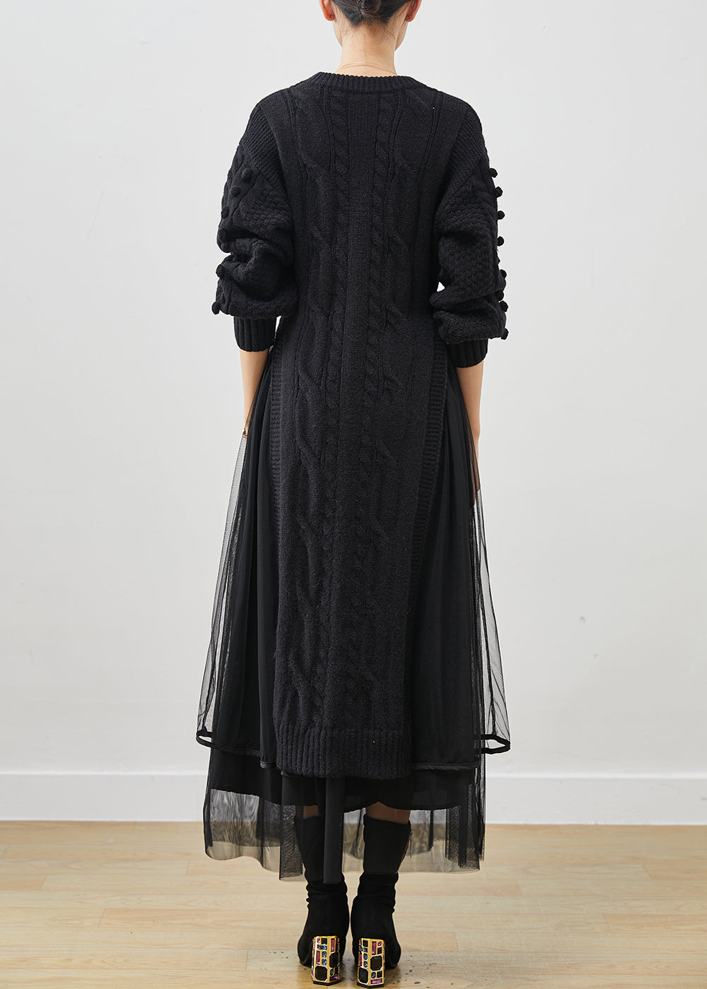 Effortlessly Elegant Sweater with a Timeless Design