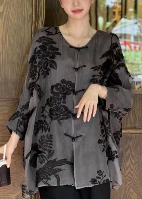 Effortlessly Elegant Blouse with a Timeless Design