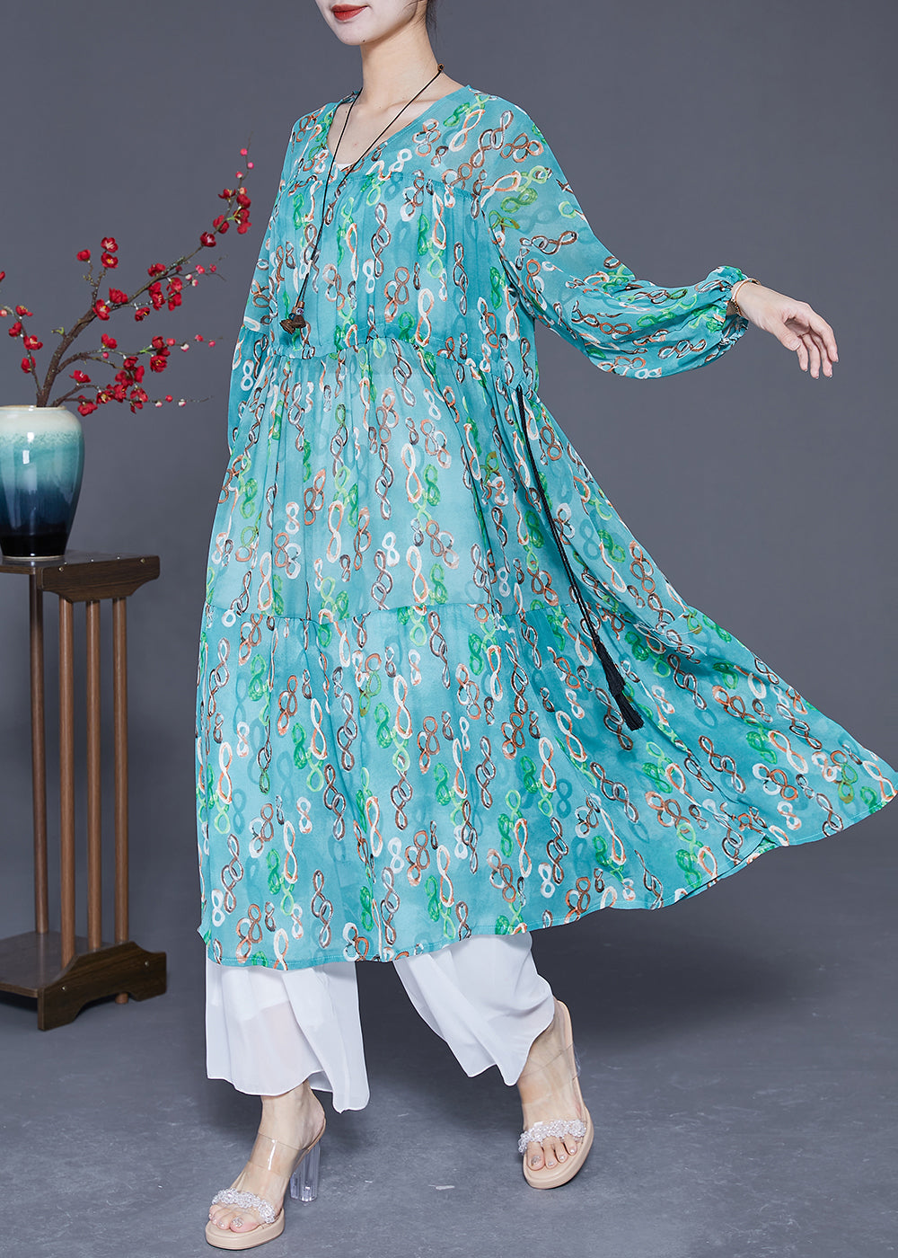 Classic Vintage Dress with a Flattering Fit