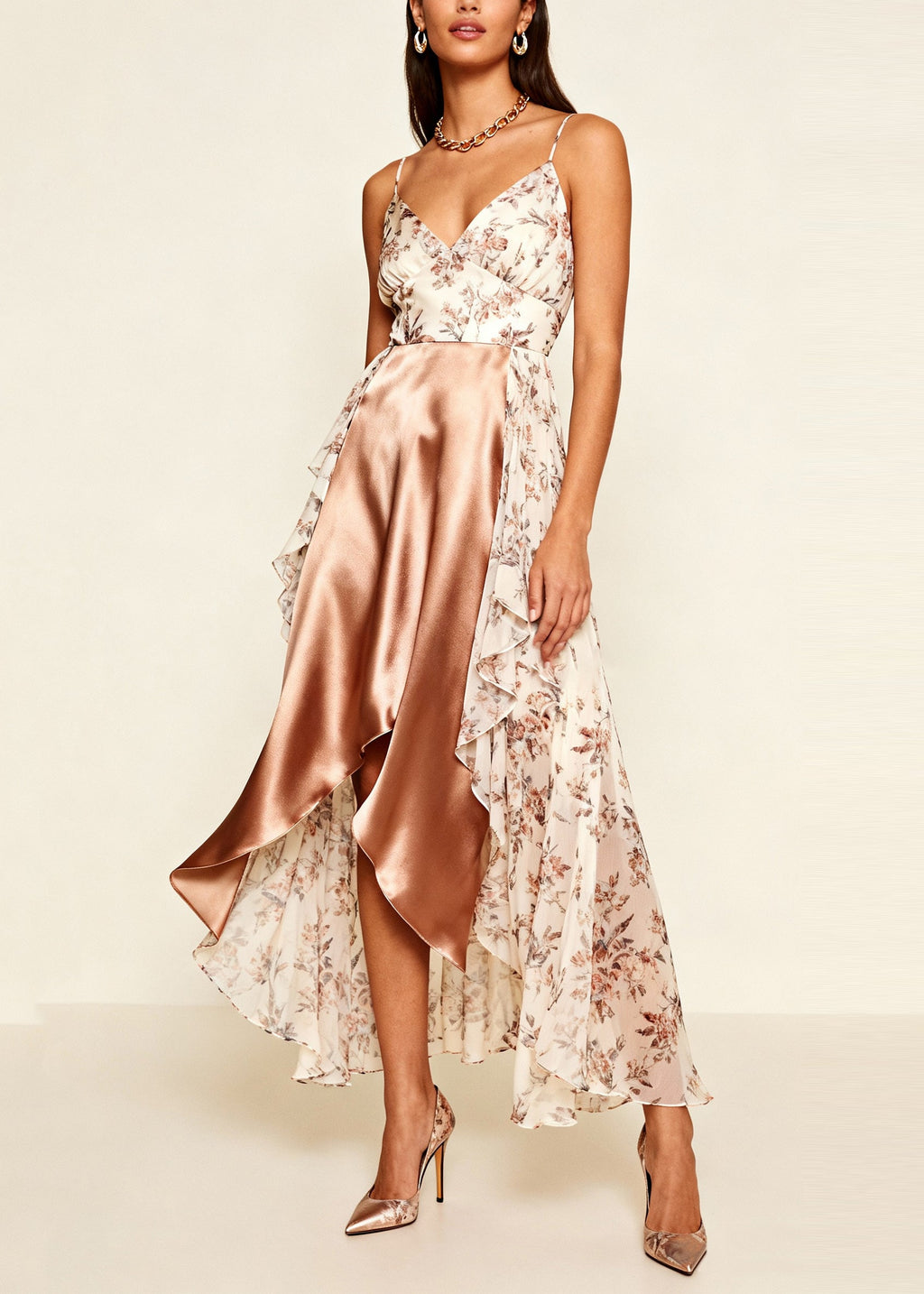 Effortlessly Elegant Dress with a Timeless Design