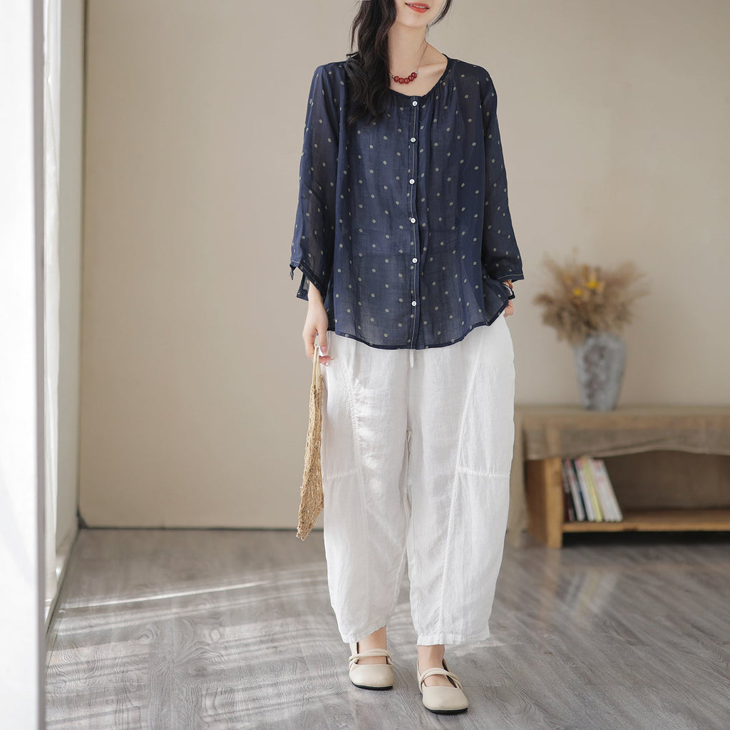 Well Tailored Blouse with a Graceful Silhouette