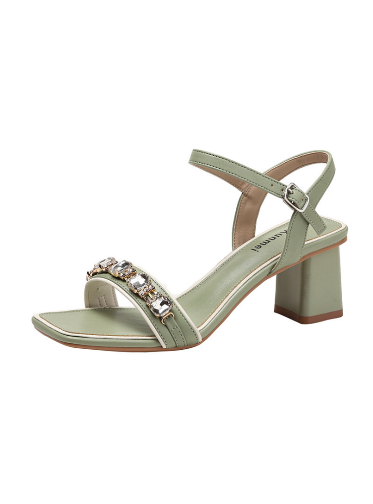Graceful Orthopedic Sandals for Modern Look