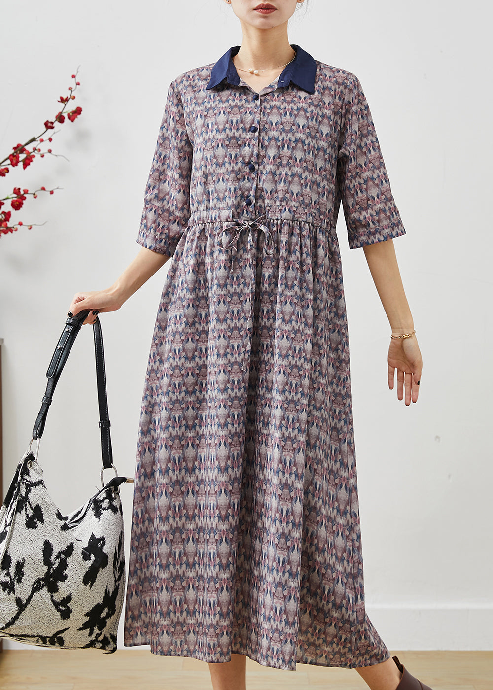 Effortlessly Elegant Dress with a Timeless Design