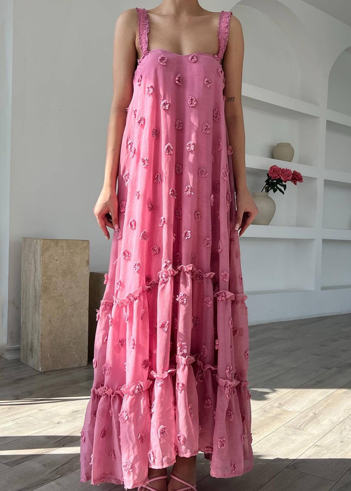 Beautifully Finished Dress in a Timeless Design