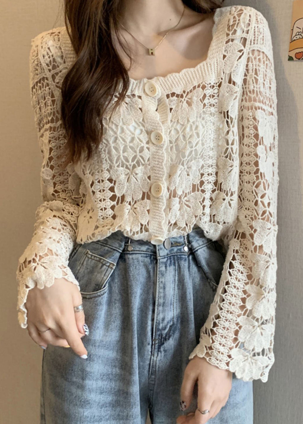 Well Tailored Top with a Graceful Silhouette