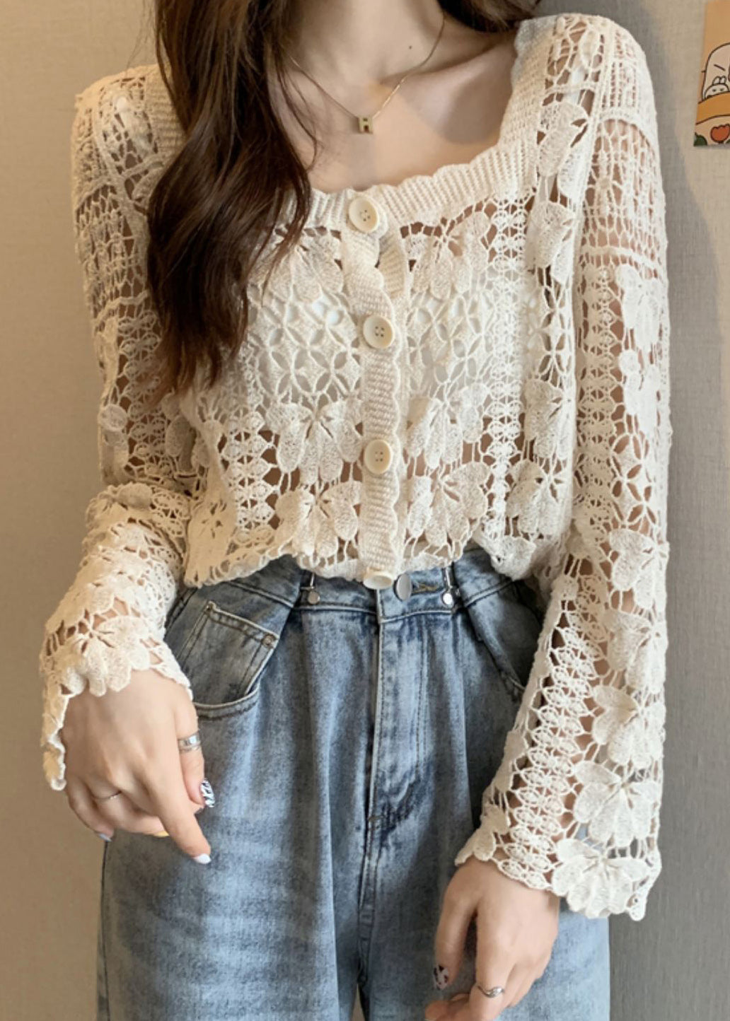 Well Tailored Top with a Graceful Silhouette