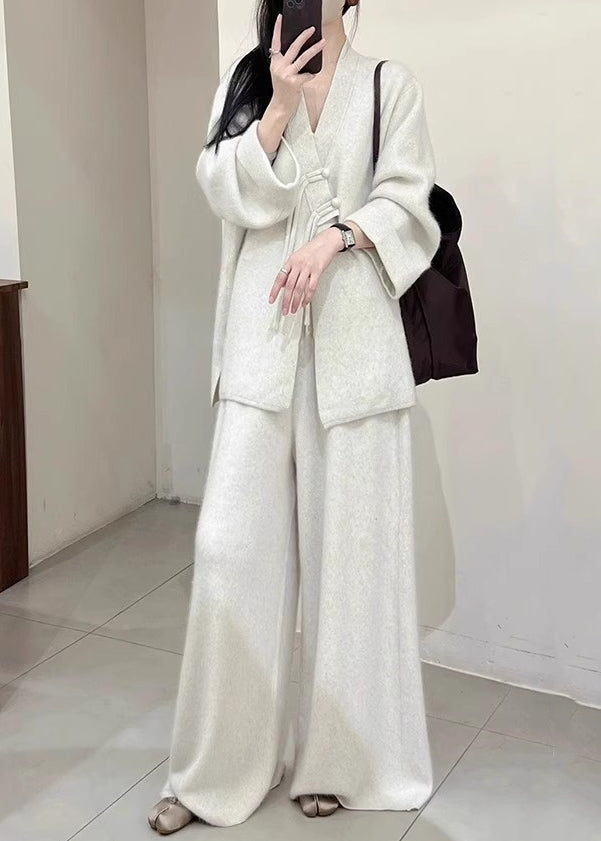 Sophisticated Pants with a Clean Classic Look