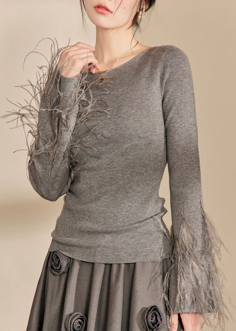 Well Tailored Sweater with a Graceful Silhouette