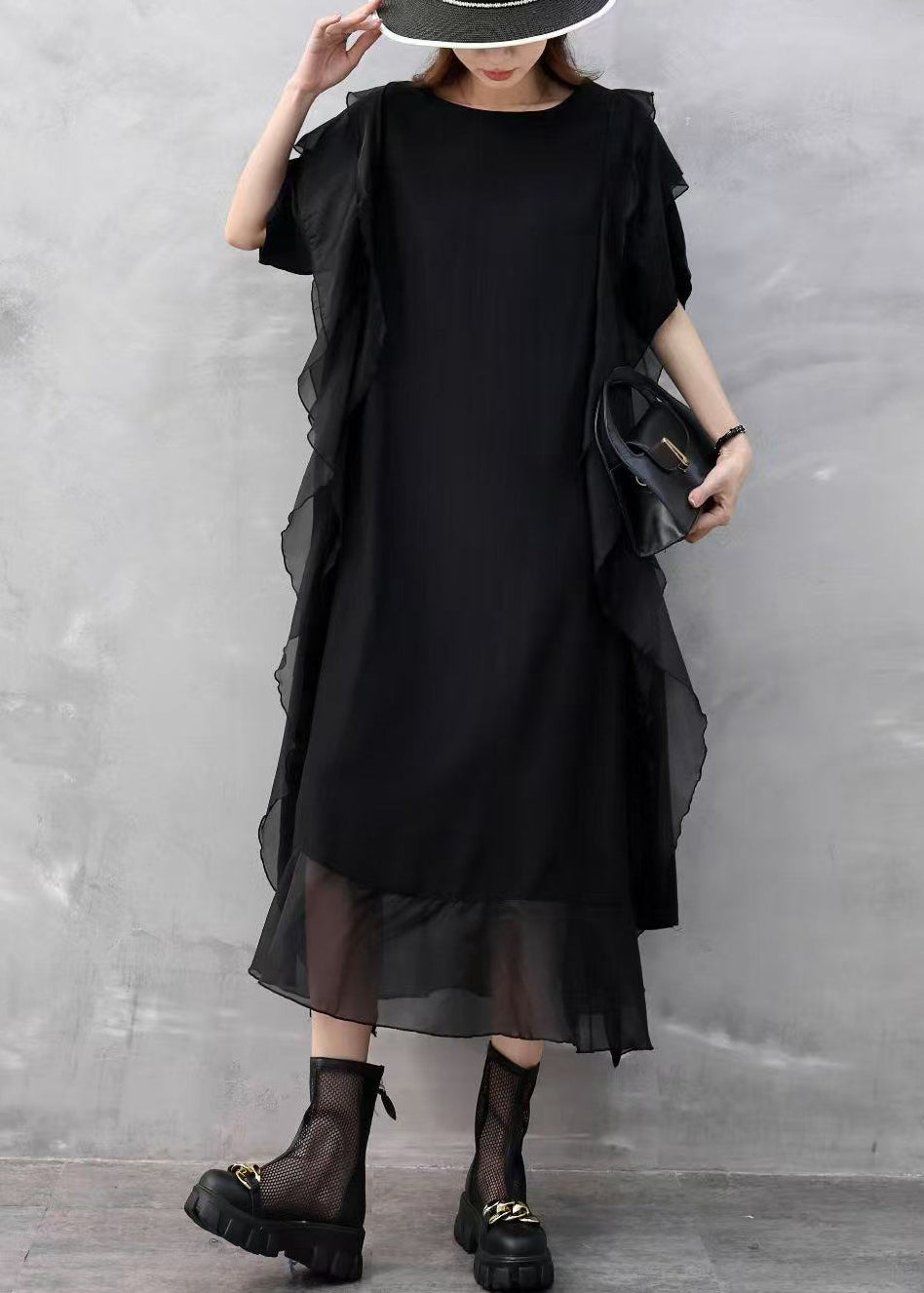 Well Tailored Dress with a Graceful Silhouette