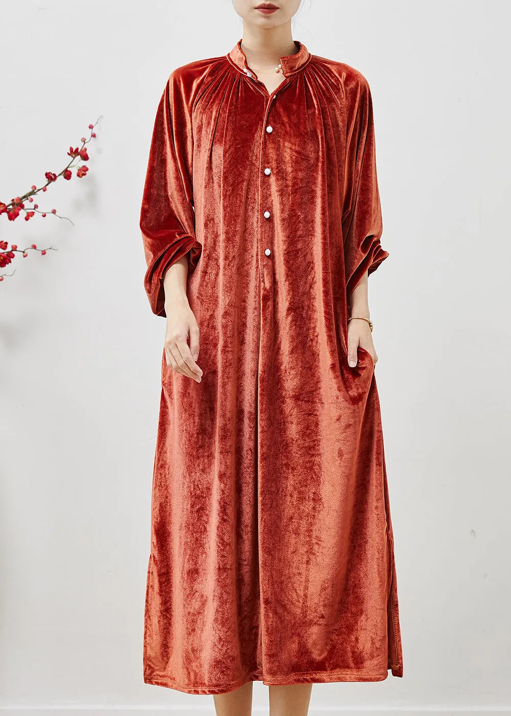 Well Tailored Dress with a Graceful Silhouette