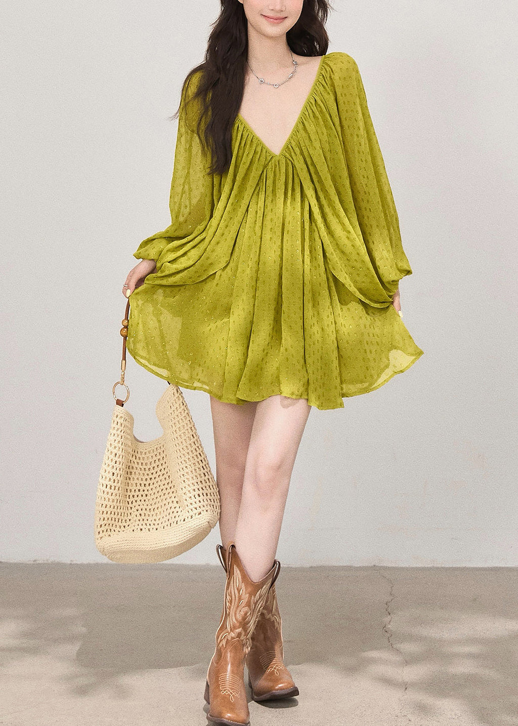 Well Tailored Dress with a Graceful Silhouette