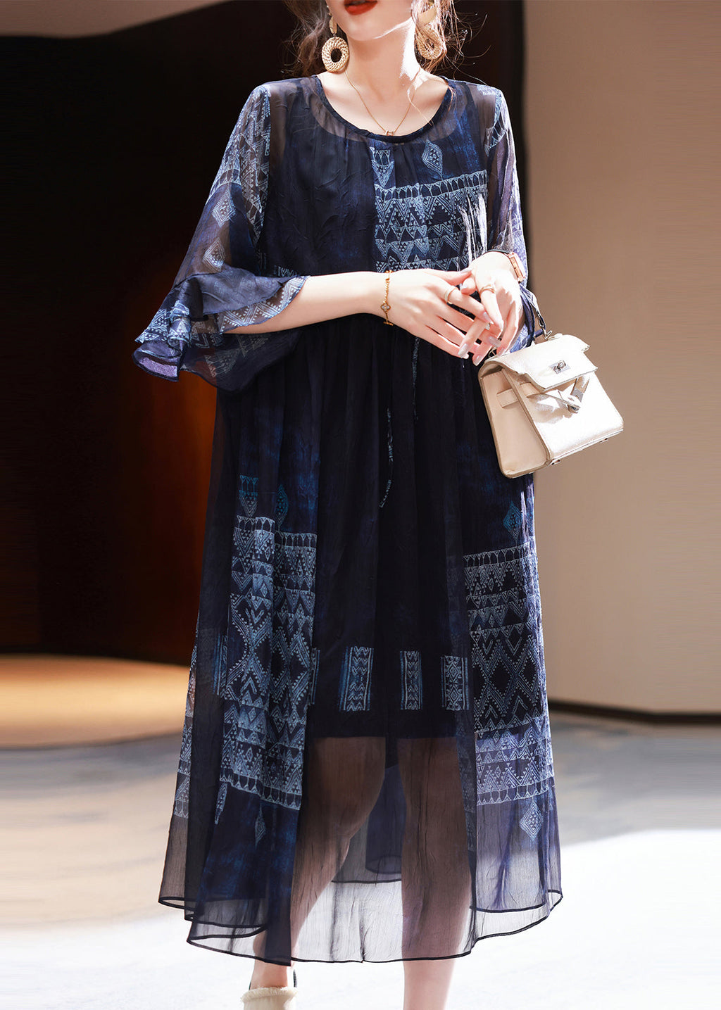 Well Tailored Dress with a Graceful Silhouette