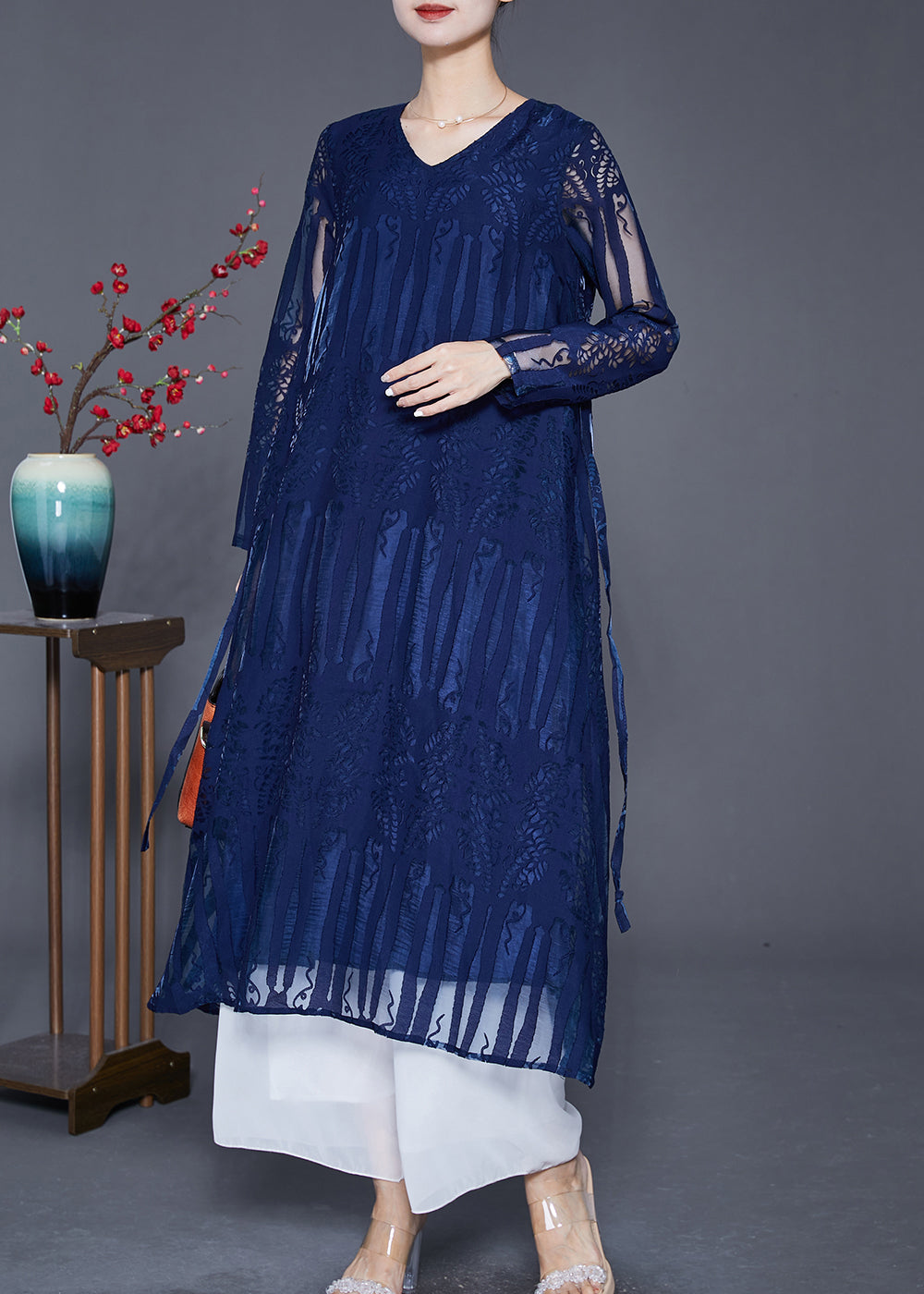 Well Tailored Dress with a Graceful Silhouette