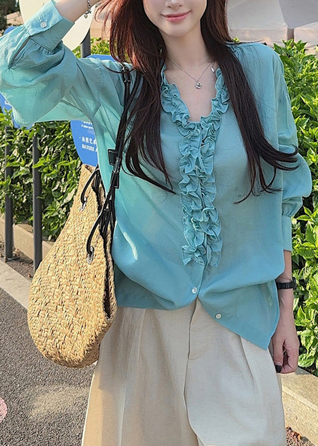 Well Tailored Shirt with a Graceful Silhouette