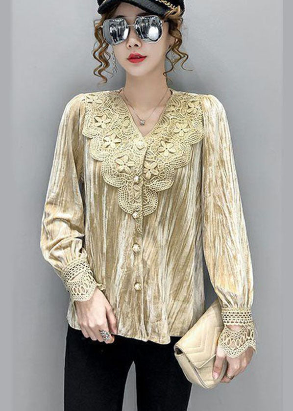 Classic Vintage Blouse with a Flattering Fit