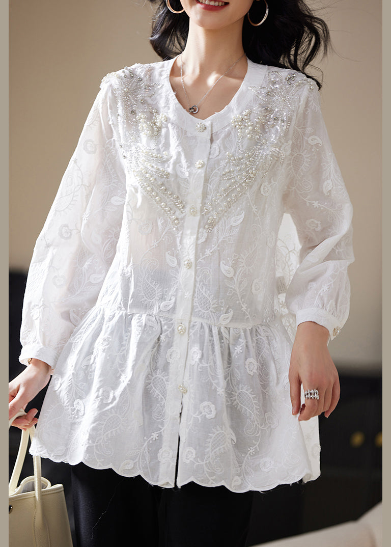 Classic Vintage Blouse with a Flattering Fit