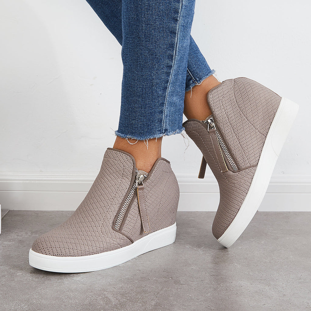 Classic Orthopedic Sneakers with Timeless Style