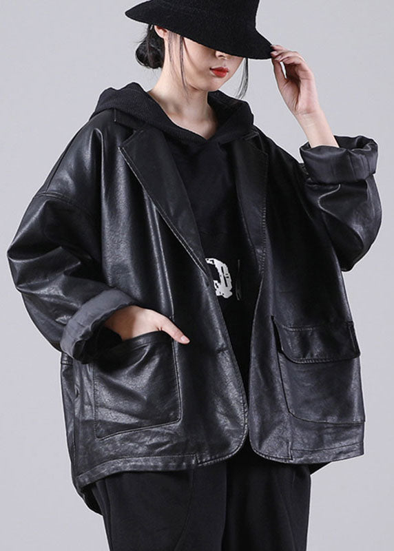 Well Tailored Coat with a Graceful Silhouette