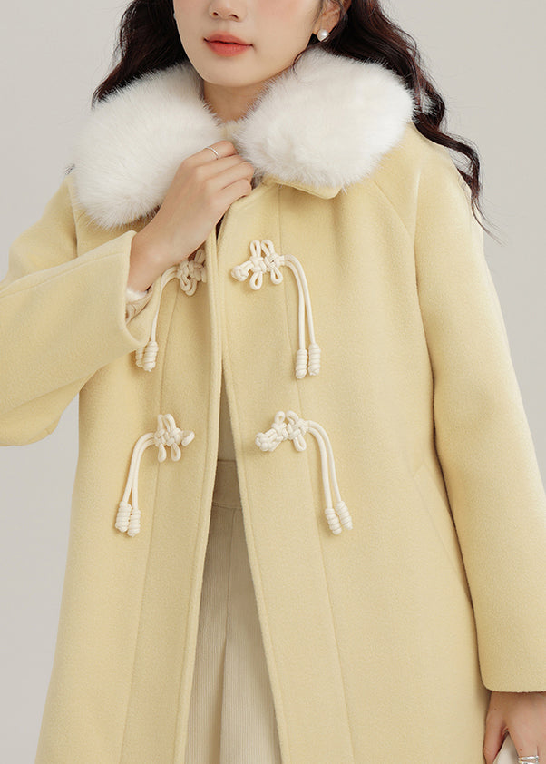 Well Tailored Coat with a Graceful Silhouette
