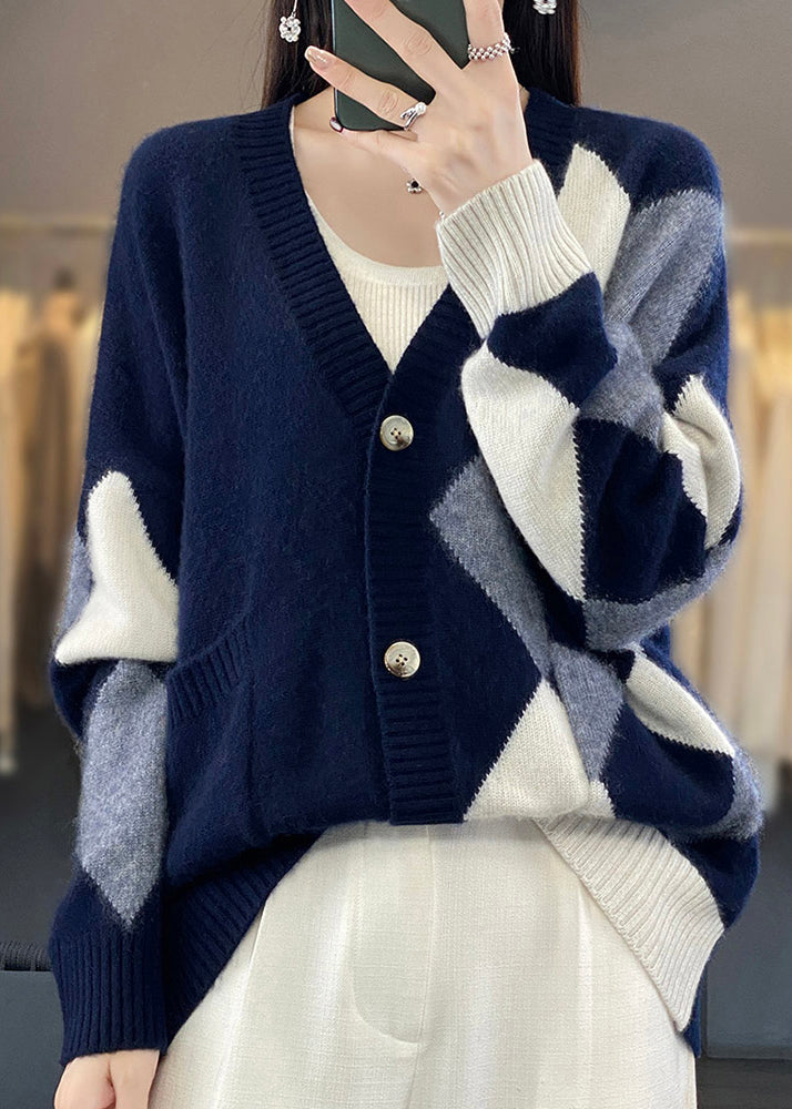 Effortlessly Elegant Cardigan with a Timeless Design