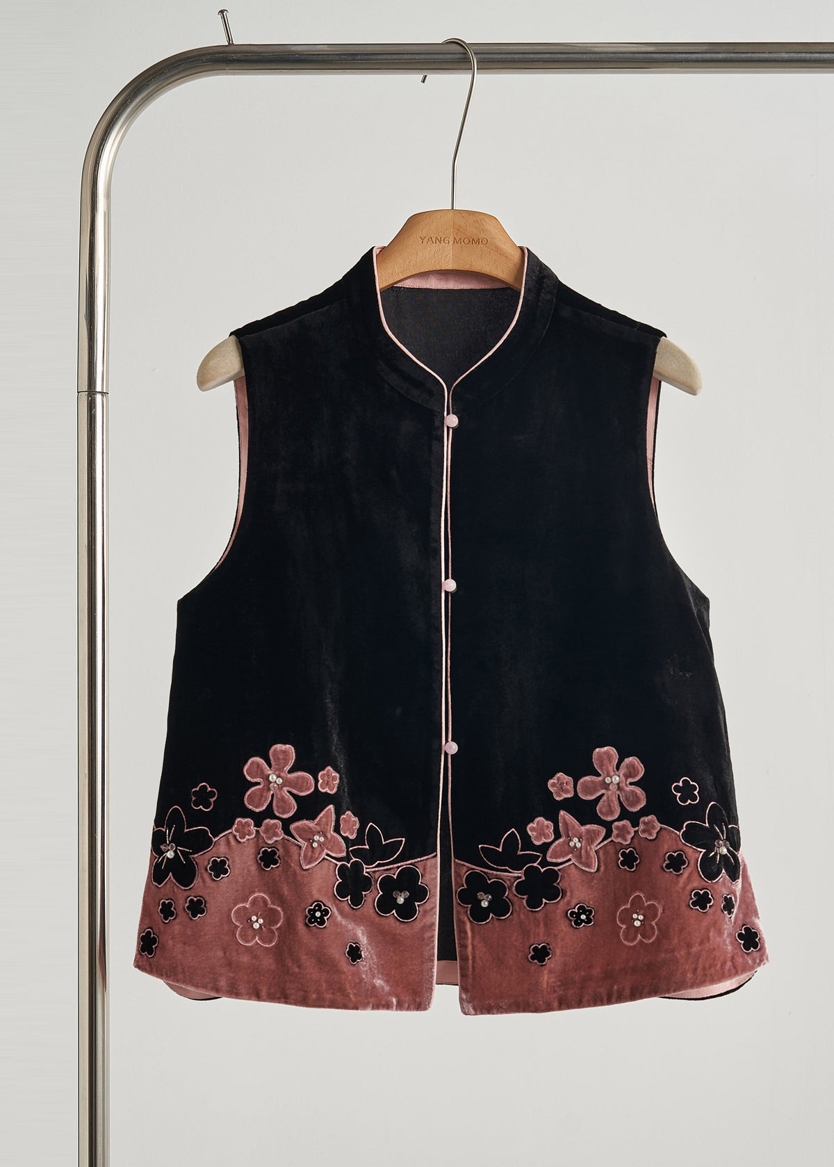 Classic Vintage & Enduringly Stylish Top