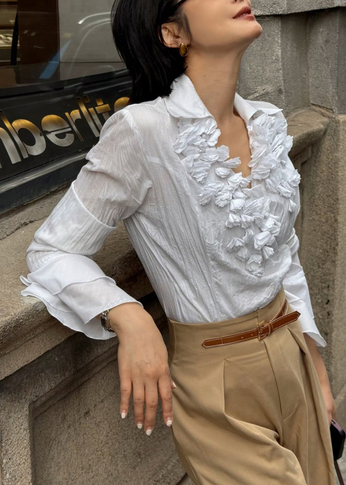 Effortlessly Elegant Blouse with a Timeless Design