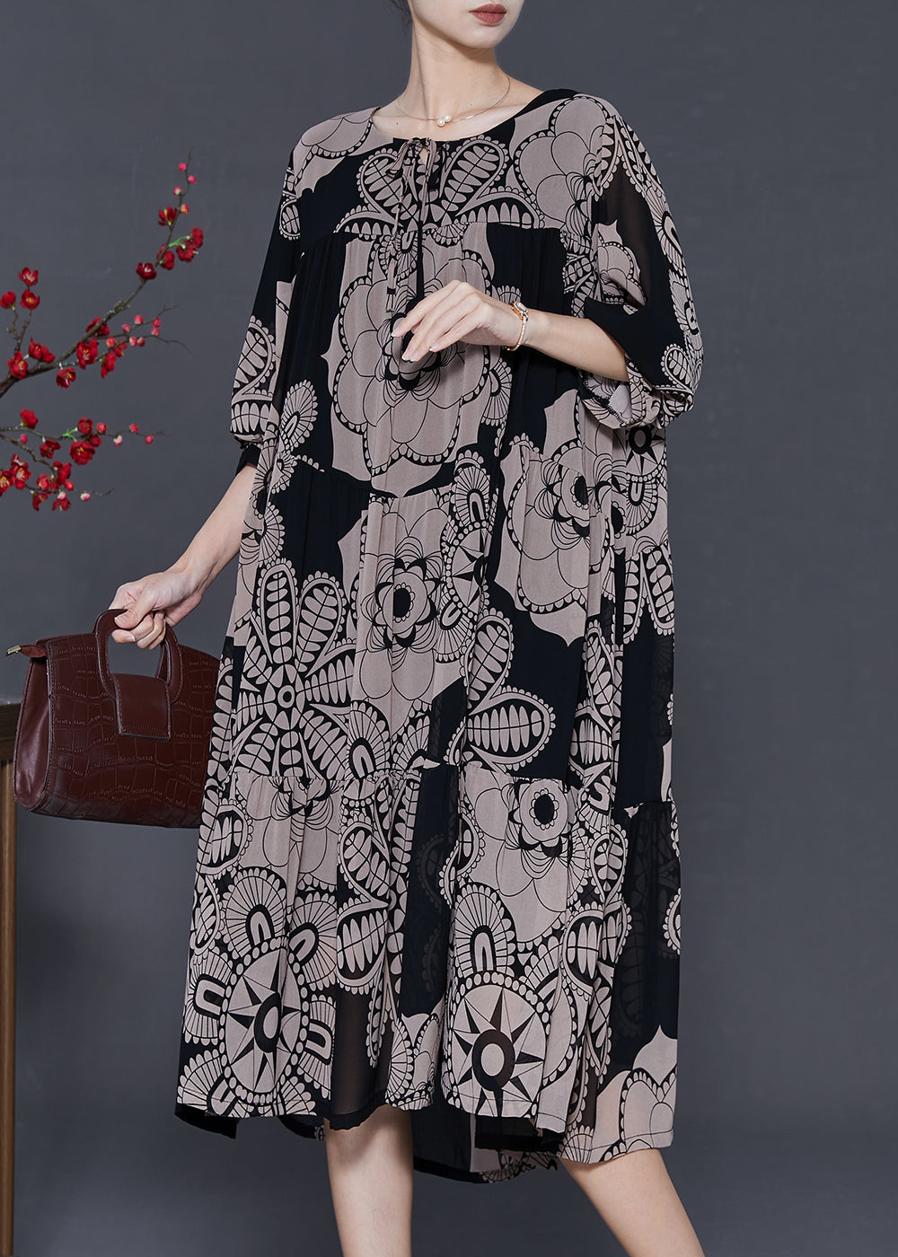 Beautifully Finished Dress in a Timeless Design