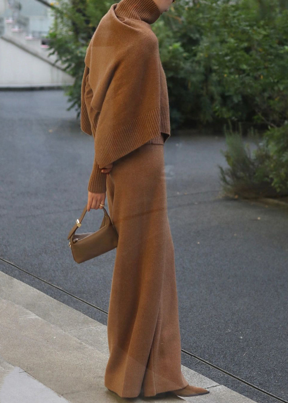 Classic Vintage Sweater with a Flattering Fit