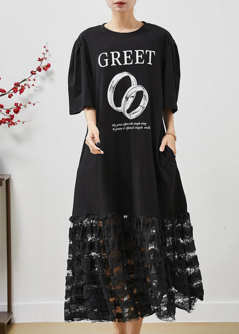 Beautifully Finished Dress in a Timeless Design