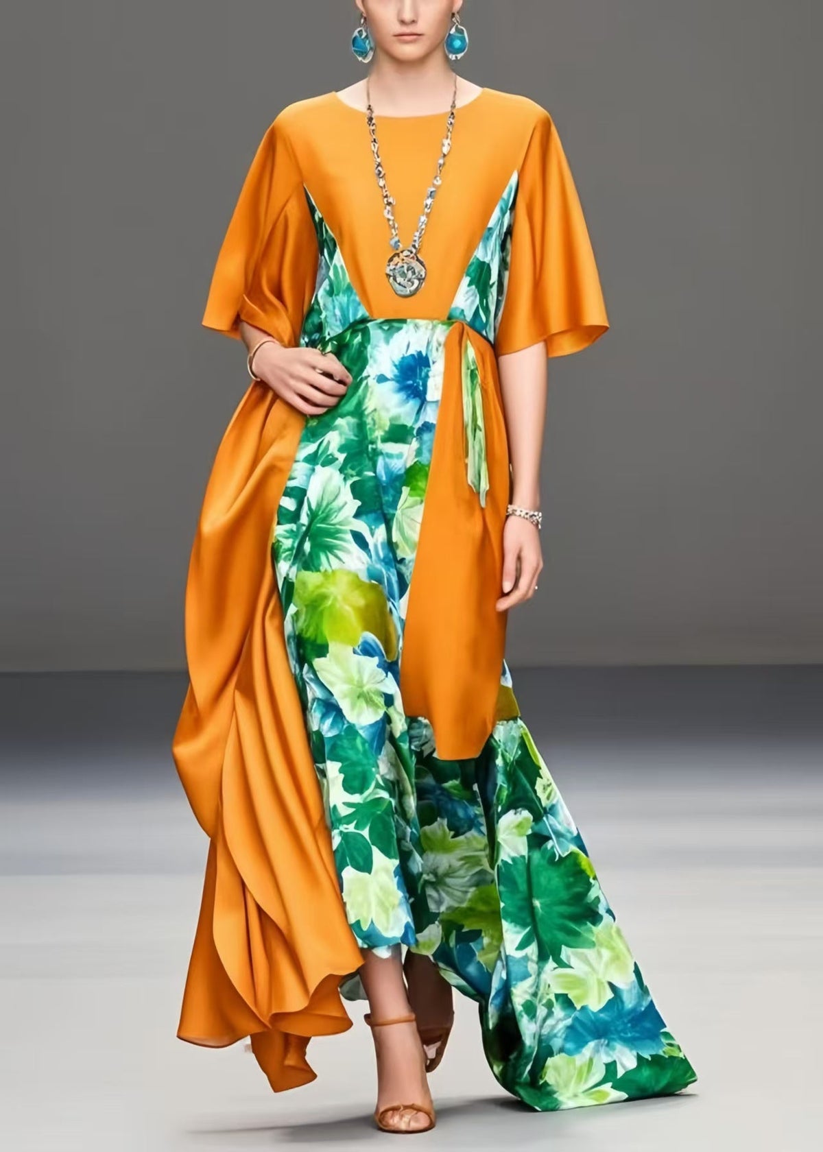 Beautifully Crafted Dress in a Classic Style