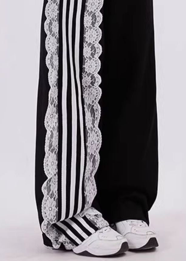 Elegantly Styled Pants for Everyday Wear