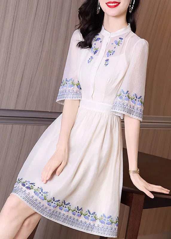 Beautifully Finished Dress in a Timeless Design