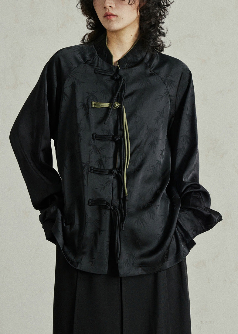 Effortlessly Elegant Top with a Timeless Design