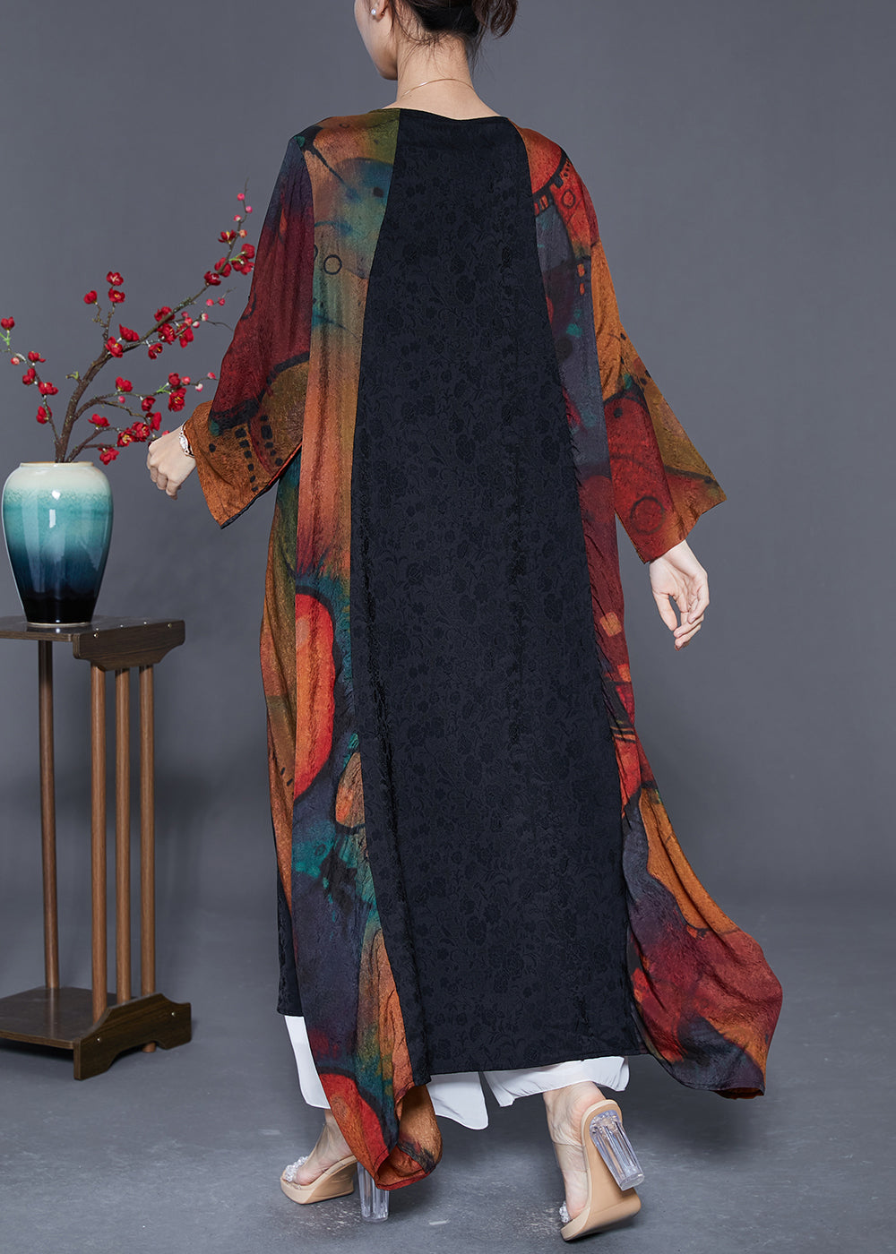 Well Tailored Dress with a Graceful Silhouette