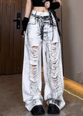 Effortlessly Elegant Pants with a Timeless Design