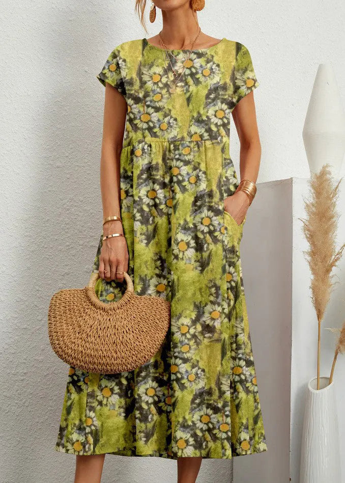 Classic Vintage Dress with a Flattering Fit