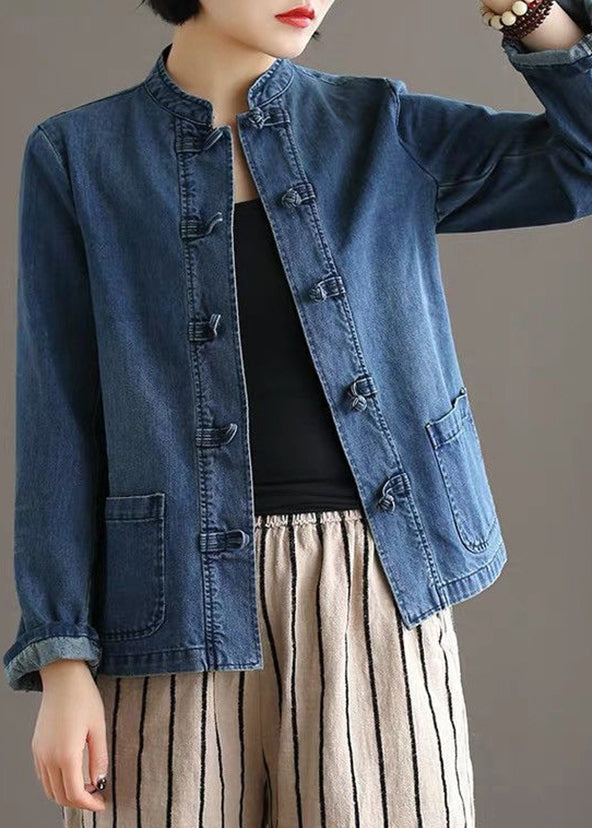 Effortlessly Elegant Coat with a Timeless Design