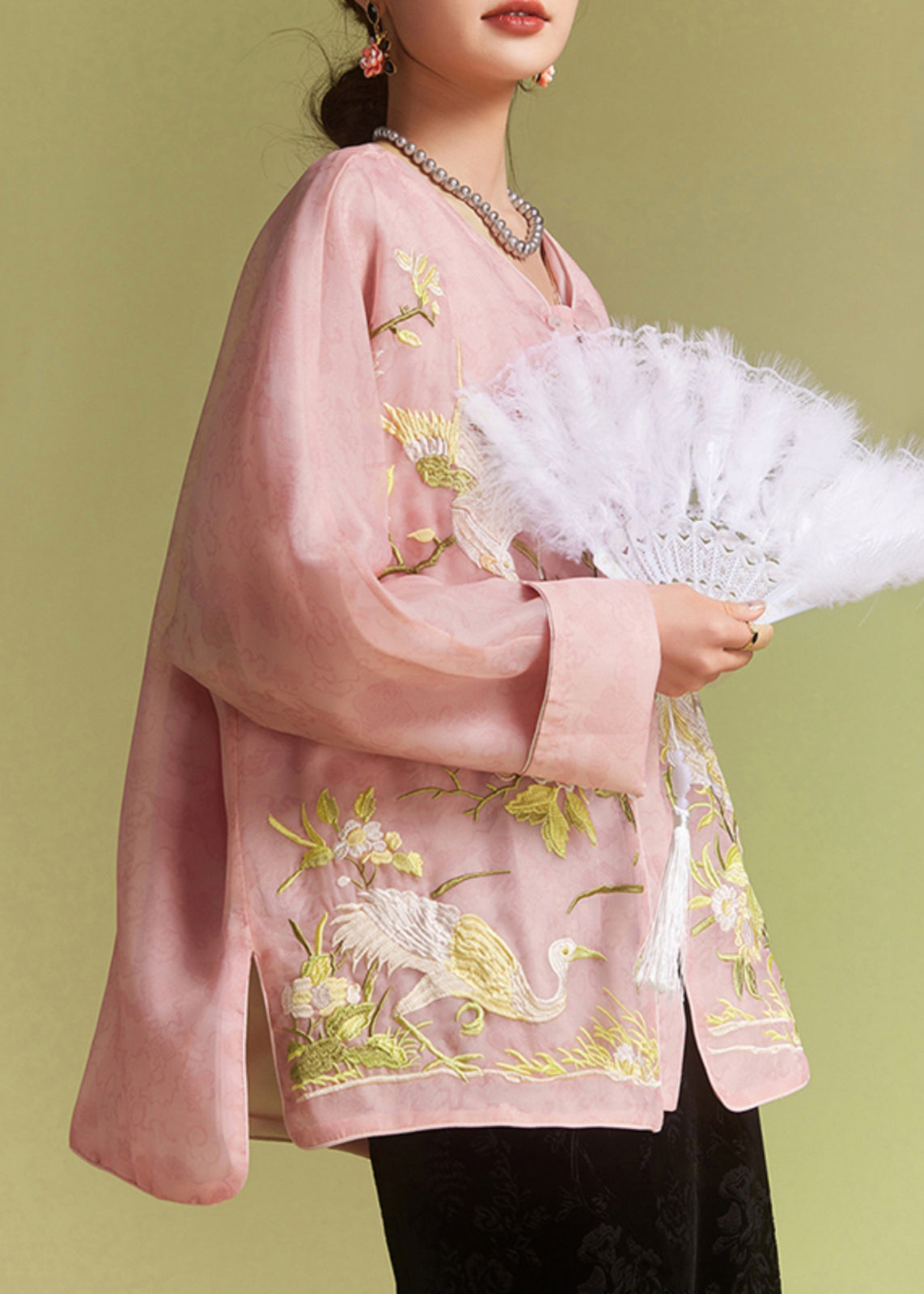 Effortlessly Elegant Blouse with a Timeless Design