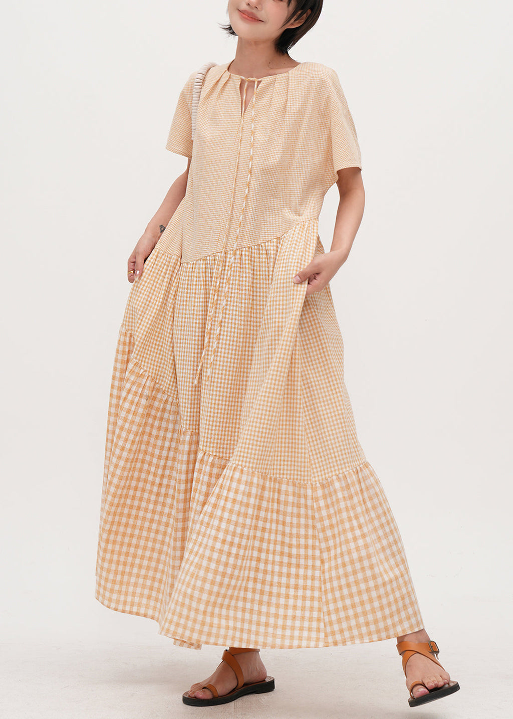 Beautifully Finished Dress in a Timeless Design