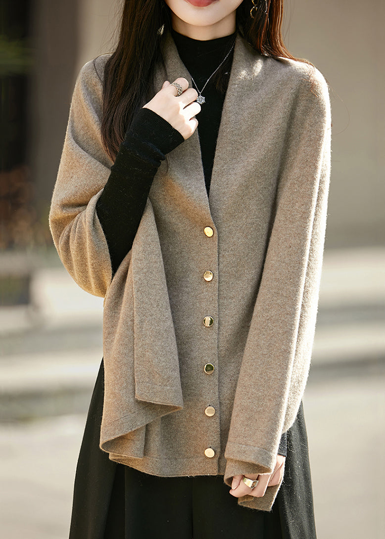 Classic Vintage Sweater with a Flattering Fit