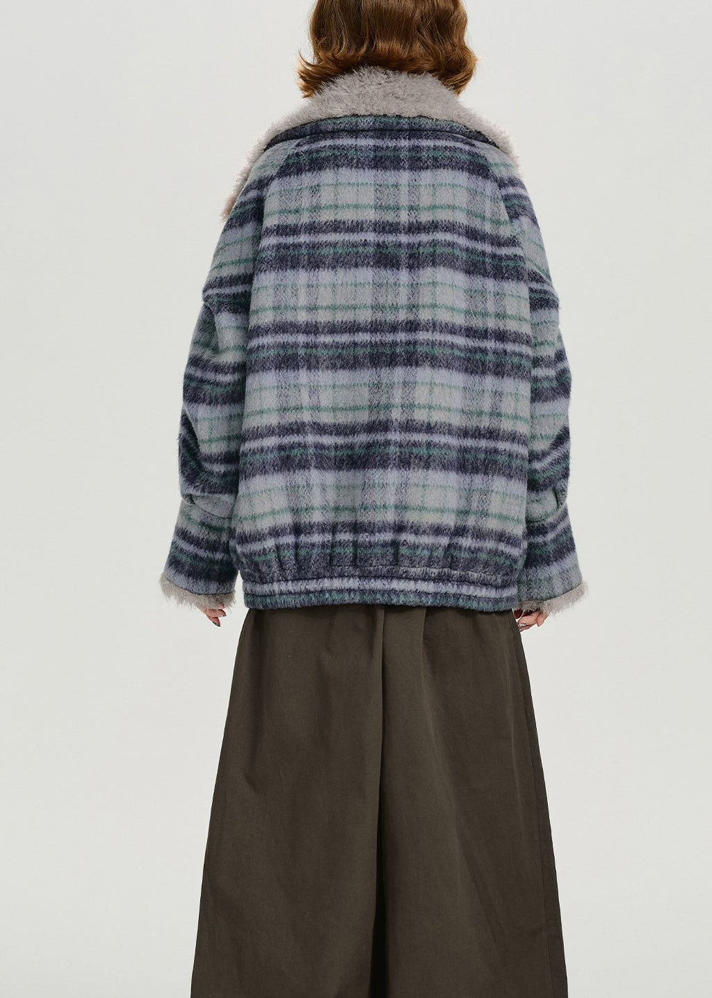 Well Tailored Coat with a Graceful Silhouette