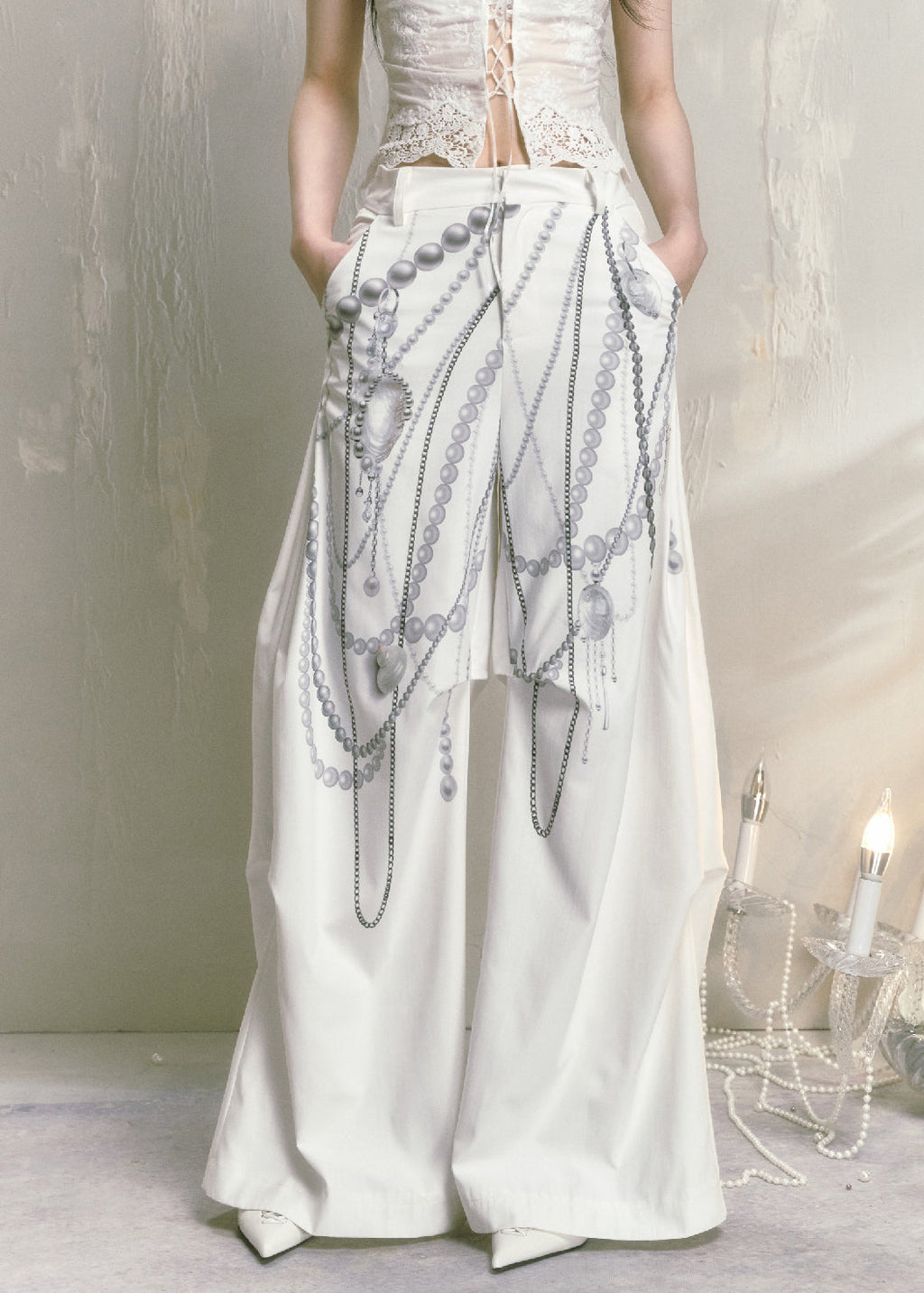 Well Tailored Pants with a Graceful Silhouette