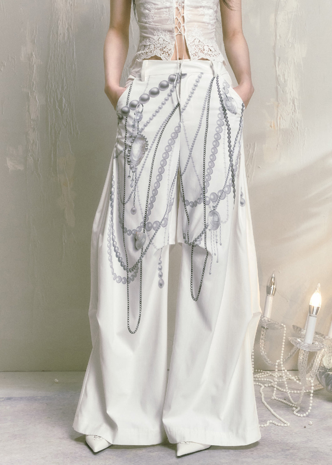 Well Tailored Pants with a Graceful Silhouette